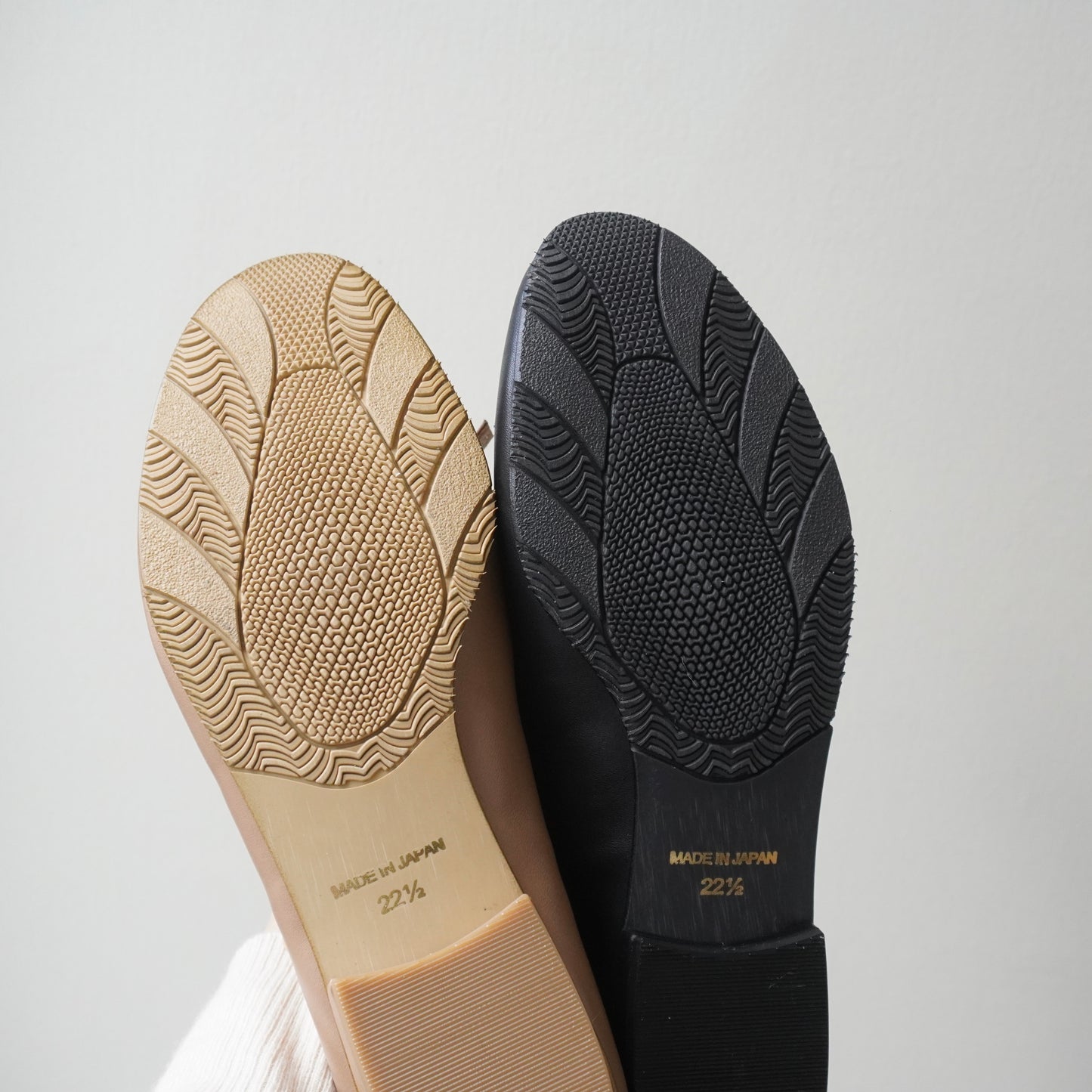 ★猫の日 期間限定★白猫、茶猫、黒猫ちゃんとお散歩できるフラットパンプス 日本製 本革 21.5cm 25.5cm z156