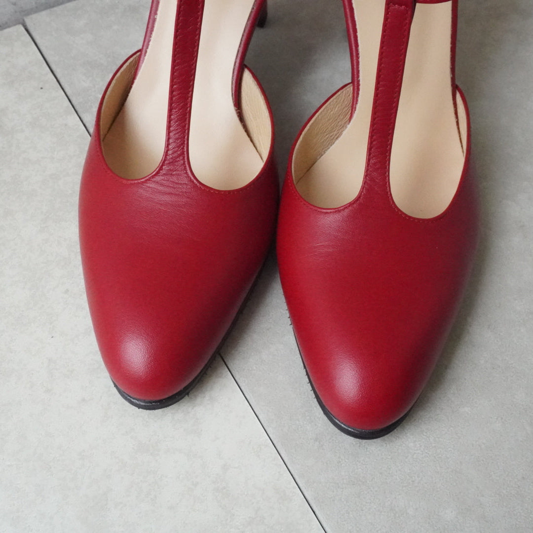 z-687r セパレートTストラップパンプス／レッド – ZUCCOTTO