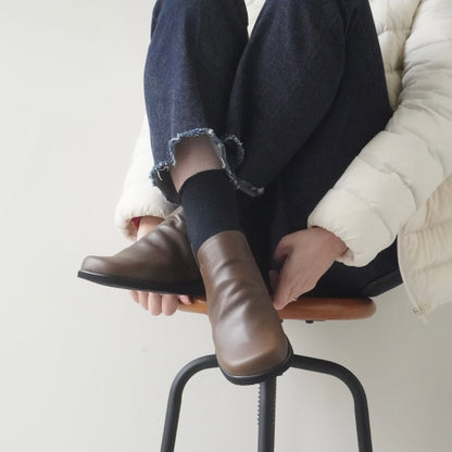 z-2708 柔らかな一枚革で、ゆったり履きやすいサイドゴアブーティ／オリーブブラウン