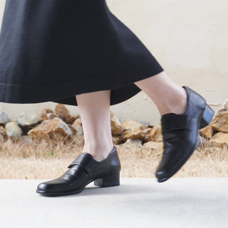 z3530 ラムレザーコンフォートパンプス／ブラック・ダークブラウン