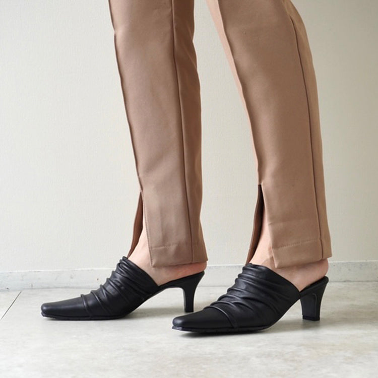 z-5694 6cmヒールプリーツミュール／ブラック・オーク